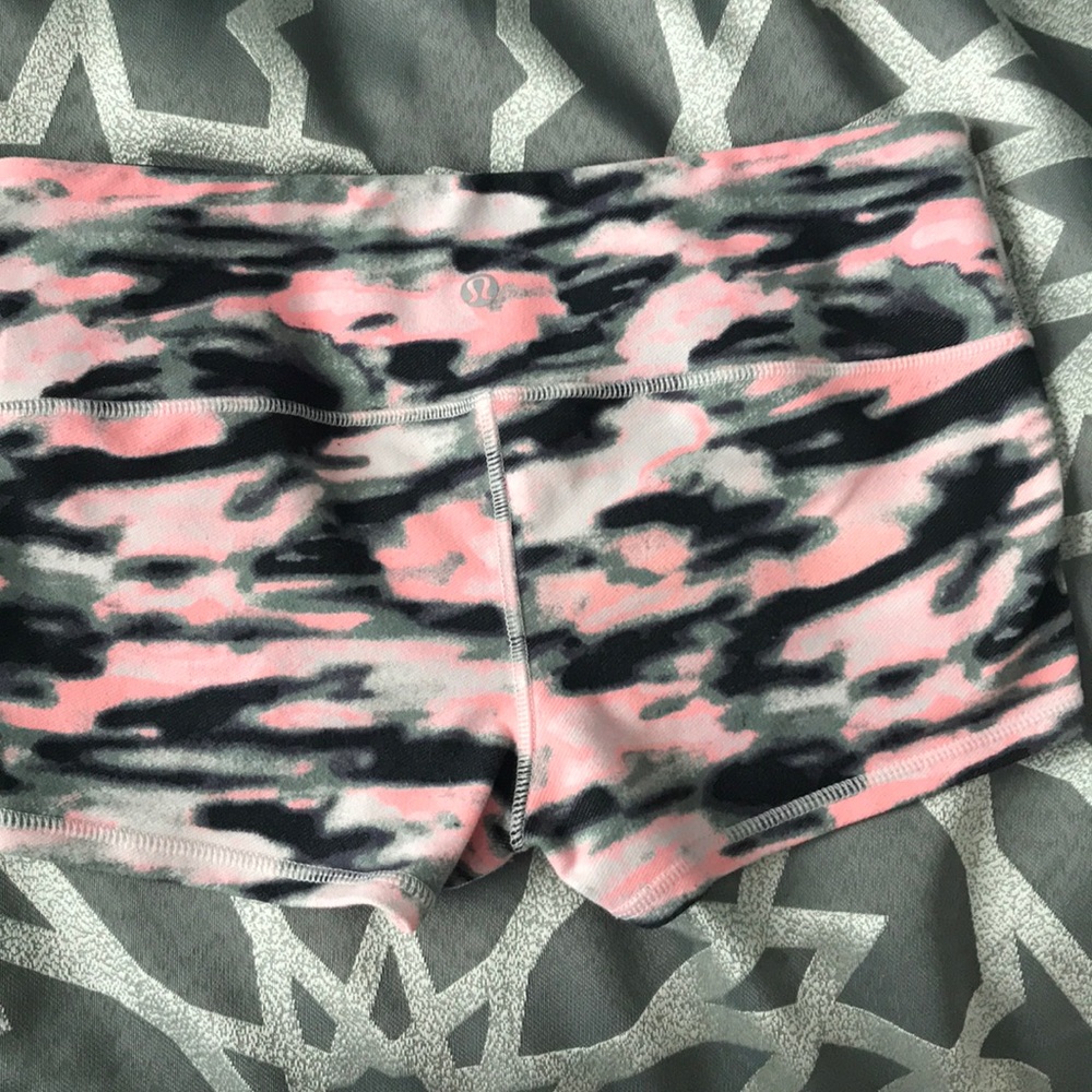 Lululemon shorts Sz 4